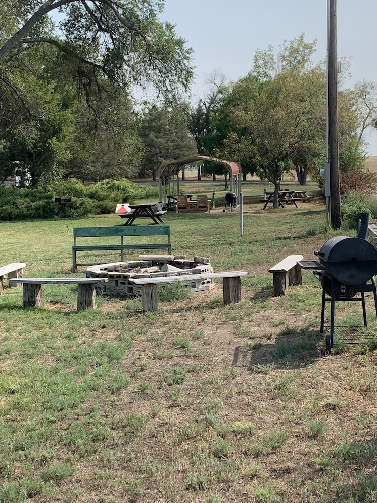 Meadow Park Motel on 385 - photo 12