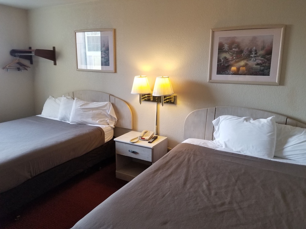Americas Stay Inn - photo 13