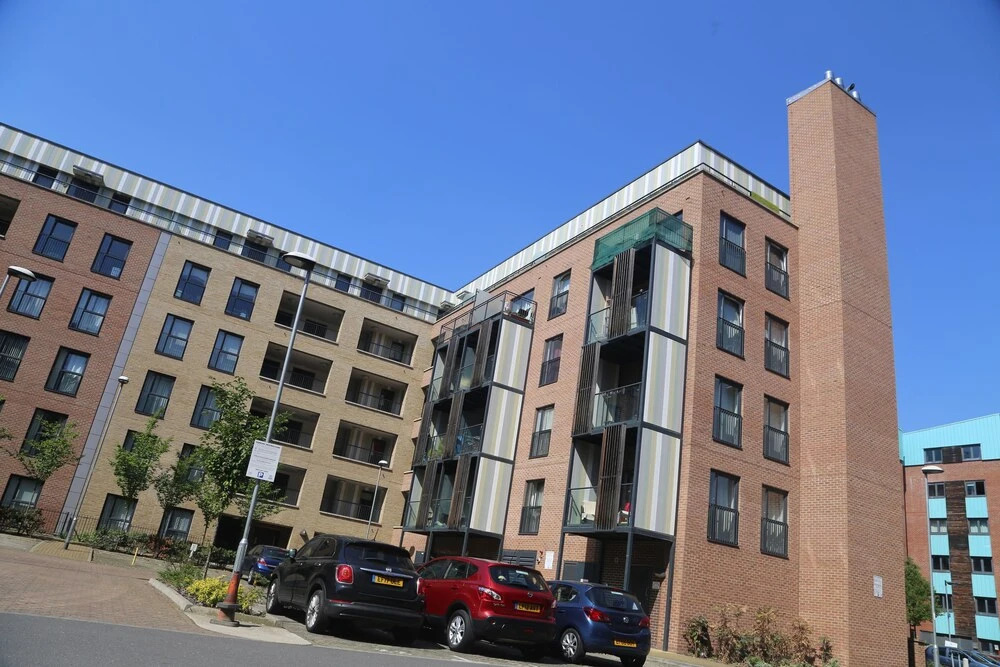 Luxury 2 Bed Apartment 10524217 — Romford