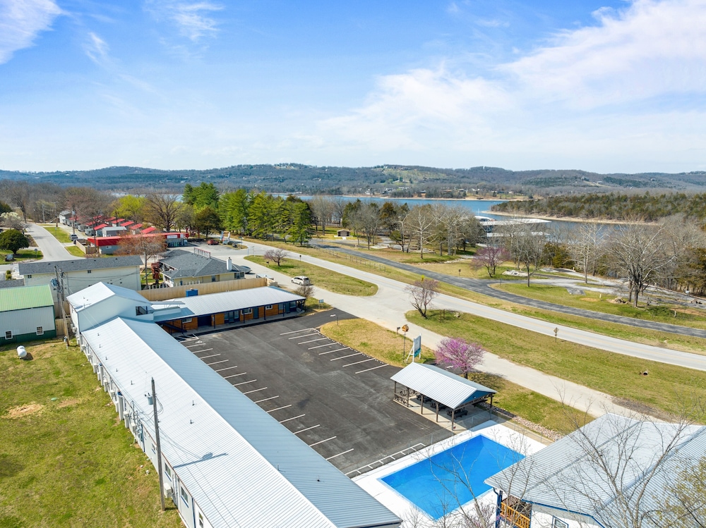Silver Cove Resort on Table Rock Unit 7 - photo 25