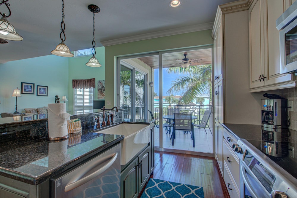 Anna Maria Island Beach Palace - photo 31