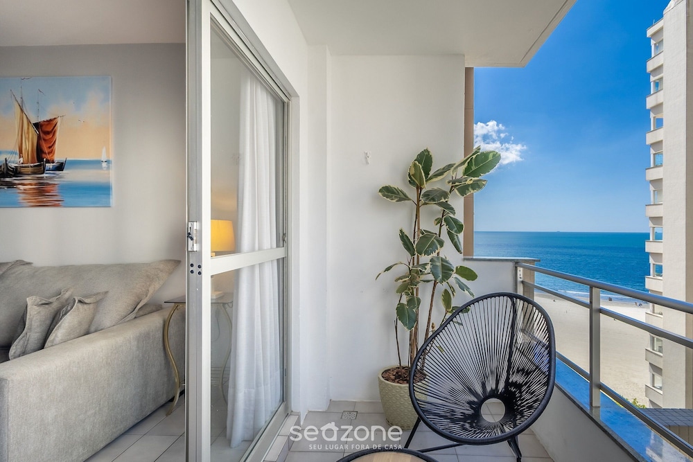 Lindo apto frente mar ao lado da Brahma CET603 in Balneario Camboriu, Brasil