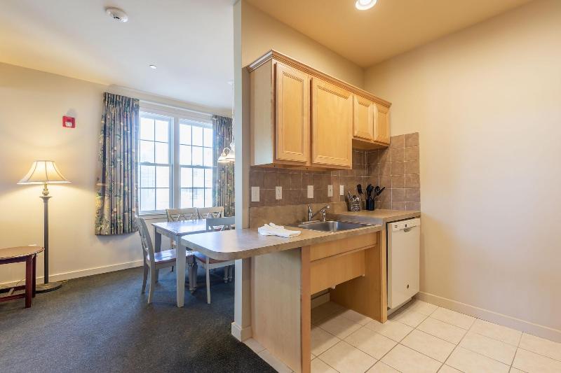 Ebb Tide Suites - photo 7