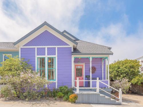 3893 Sweet Seventeenth home — 4-Star Luxury Hotel in Pacific Grove, United States