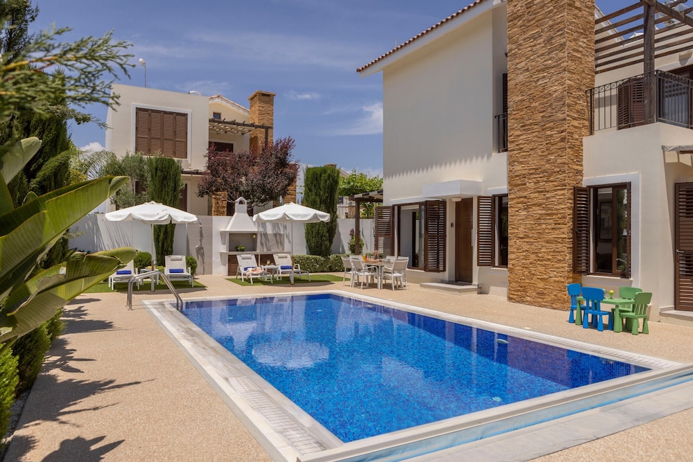 Ionion Beachfront Villa — 4-Star Luxury Hotel in Ayia Napa, Cyprus