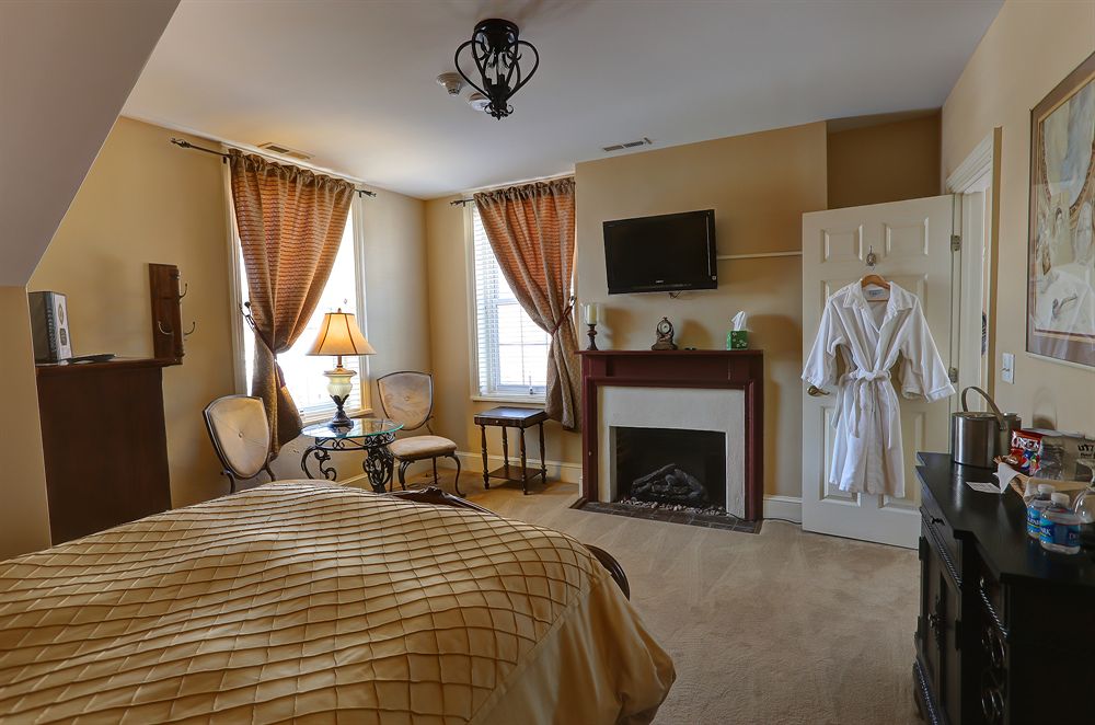 Brick Hotel on the Circle - photo 5