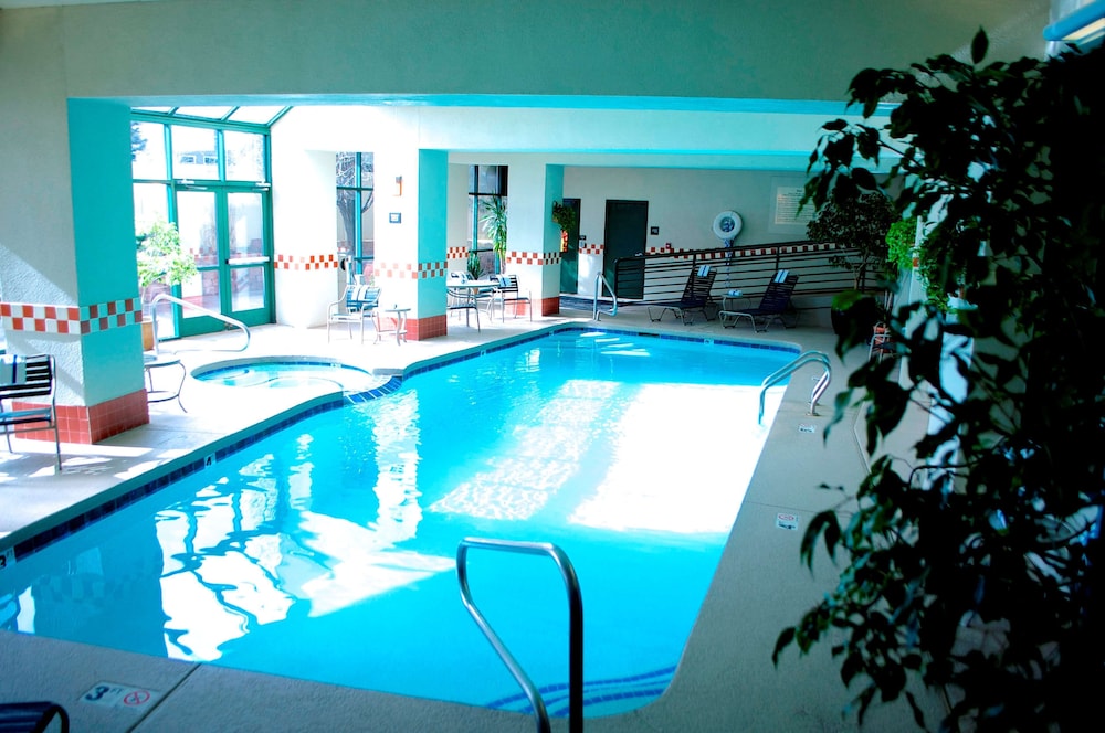 Hampton Inn & Suites Flagstaff - photo 14