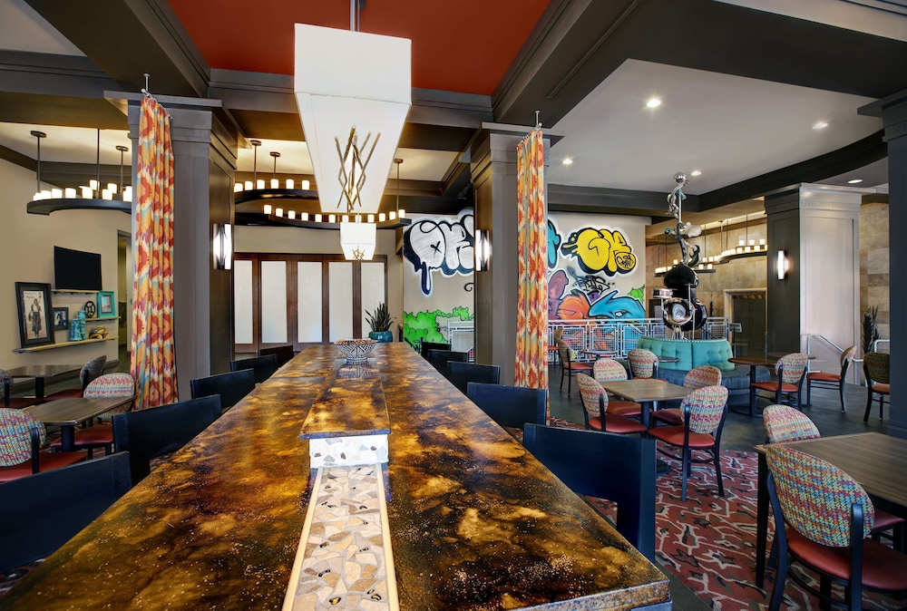 Hampton Inn & Suites Austin @ The University Capitol - photo 3