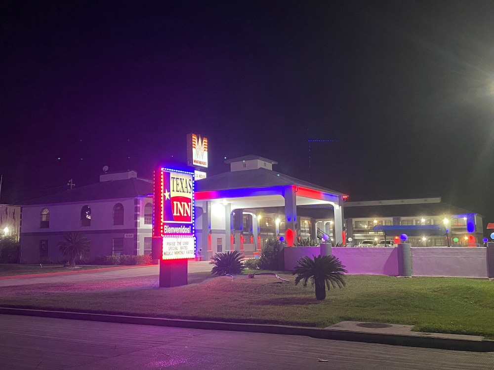 Texas Inn & Suites Raymondville - photo 82