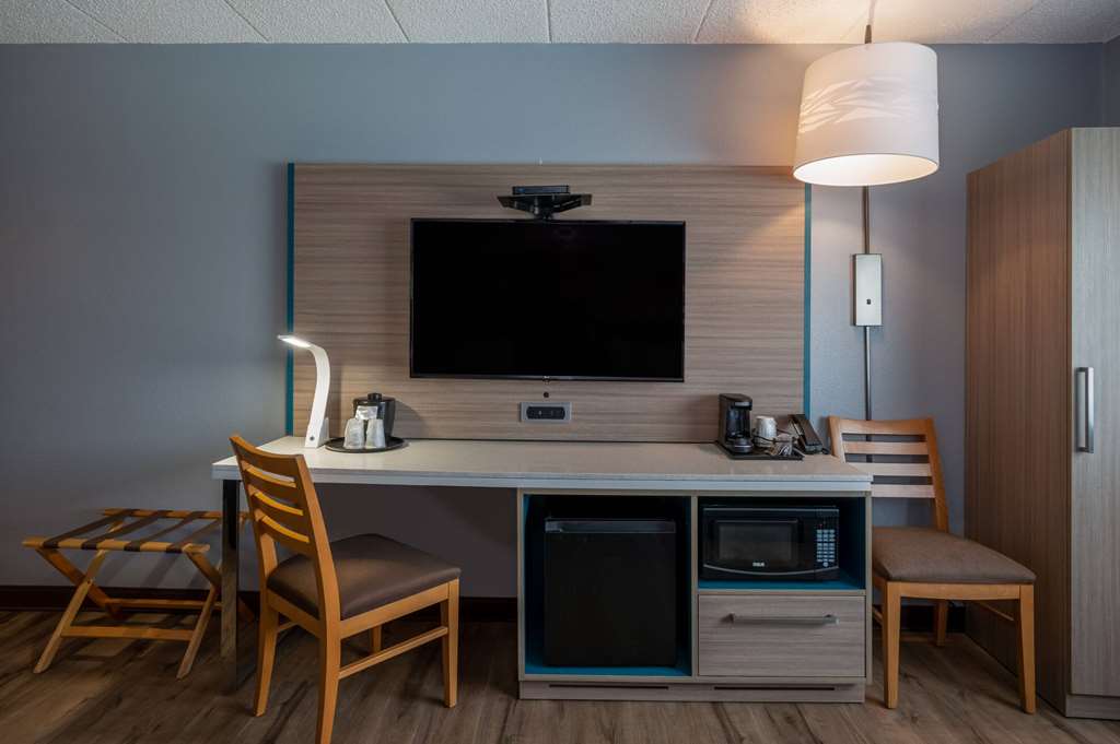 AmericInn by Wyndham Eau Claire - photo 22