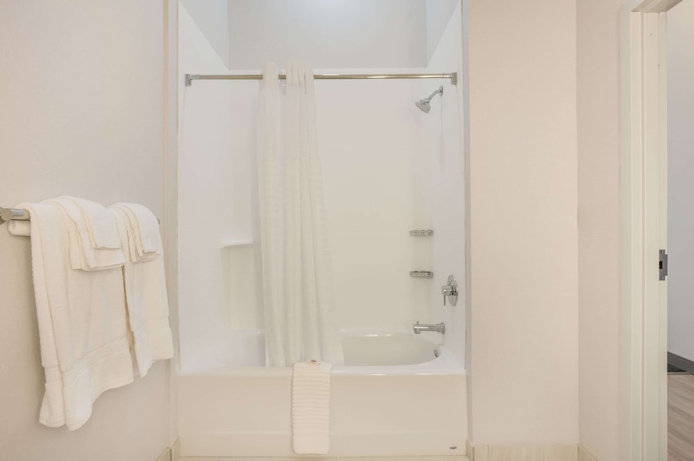 Comfort Inn & Suites Gaylord - photo 22
