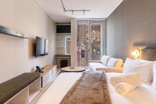 The Rose 206 Modern Studio Apartment with Pool