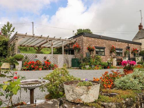 Ffynnonlwyd Cottage — 4-Star Luxury Hotel in Carmarthen, United Kingdom