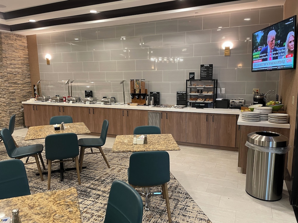 Holiday Inn Chicago Northwest Elgin by IHG - photo 42