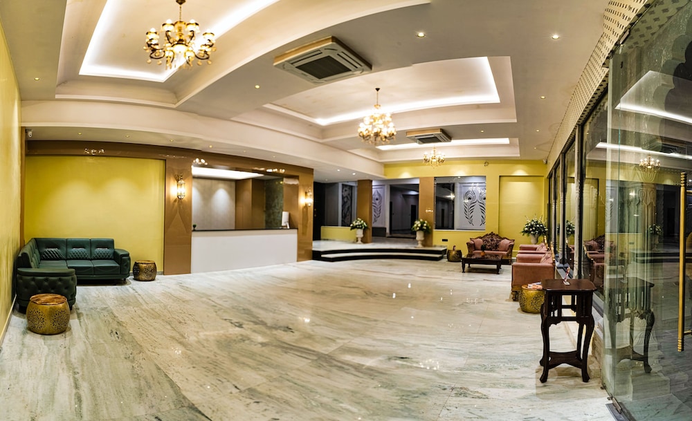 Q' Luxe The Mewar Collection Udaipur — hotel near Maharana Pratap Airport