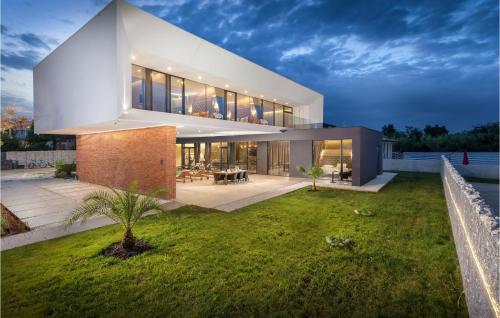 Stunning Home In Liznjan With Wifi — 5-Star Luxury Hotel in Liznjan, Croatia