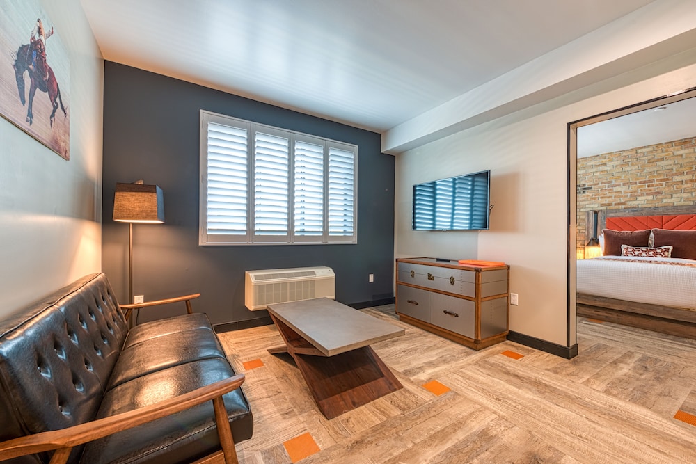 Hotel Lexen Newhall - photo 28