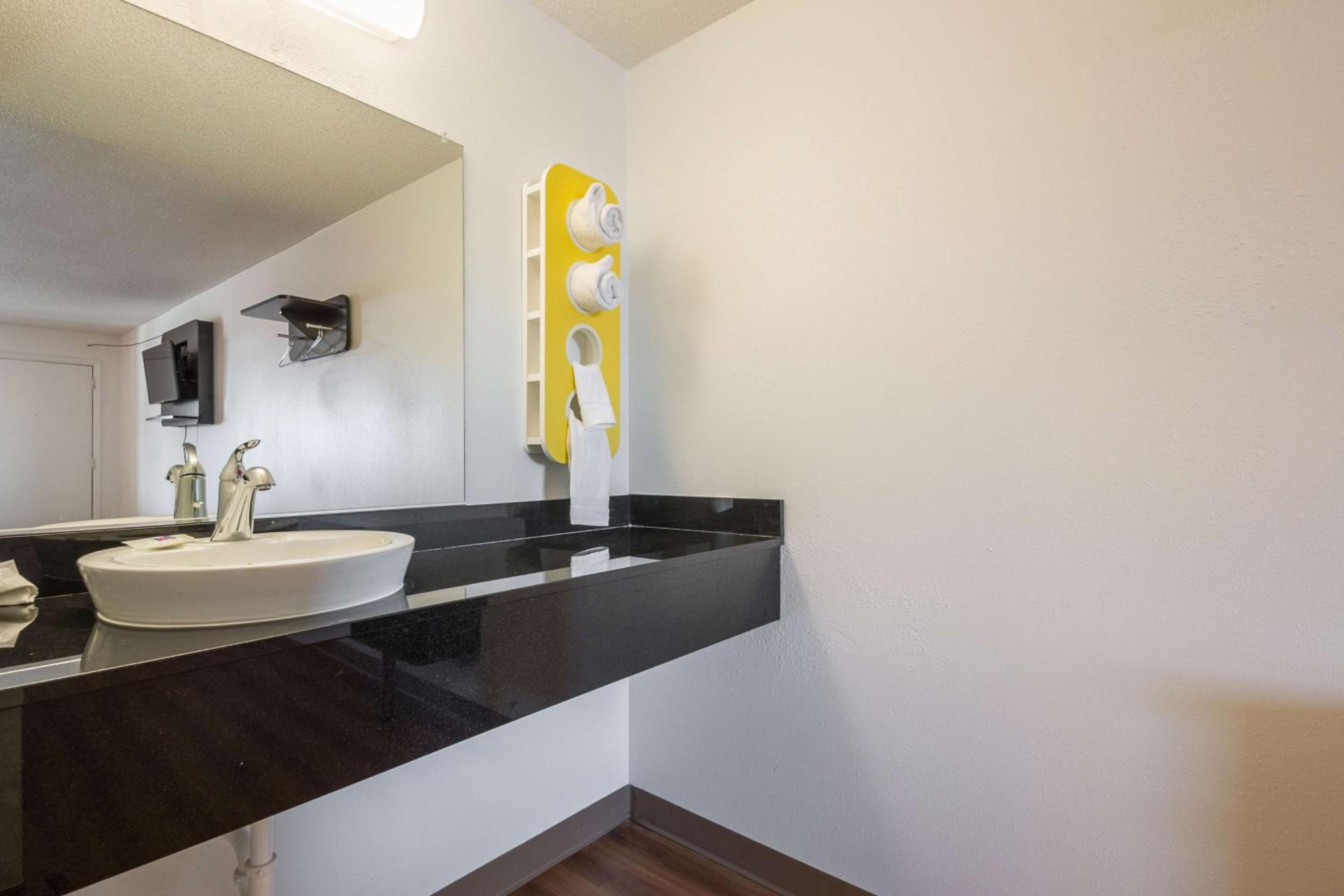 Motel 6 Indianapolis IN South - photo 30