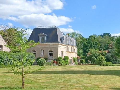 Manoir 19e Vallee Chevreuse 30km De Paris — Le Mesnil Saint Denis