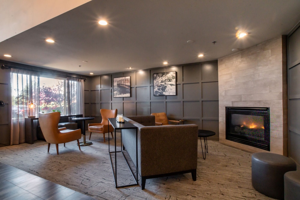 Oxford Suites Chico - photo 4