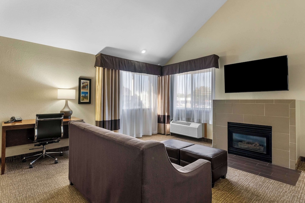 Comfort Inn & Suites Greeley - photo 26