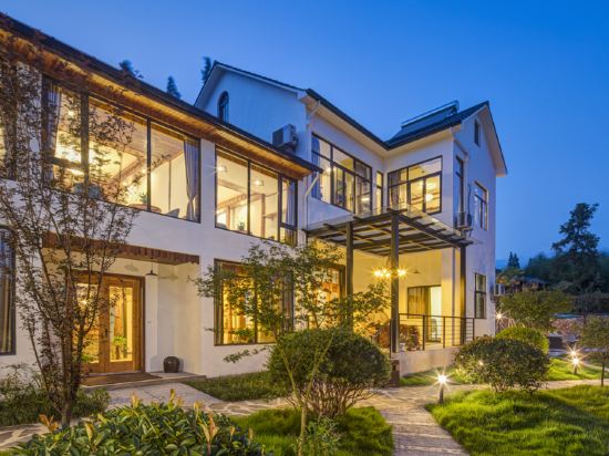 Yishanjing Inn in Deqing, People's Republic of China