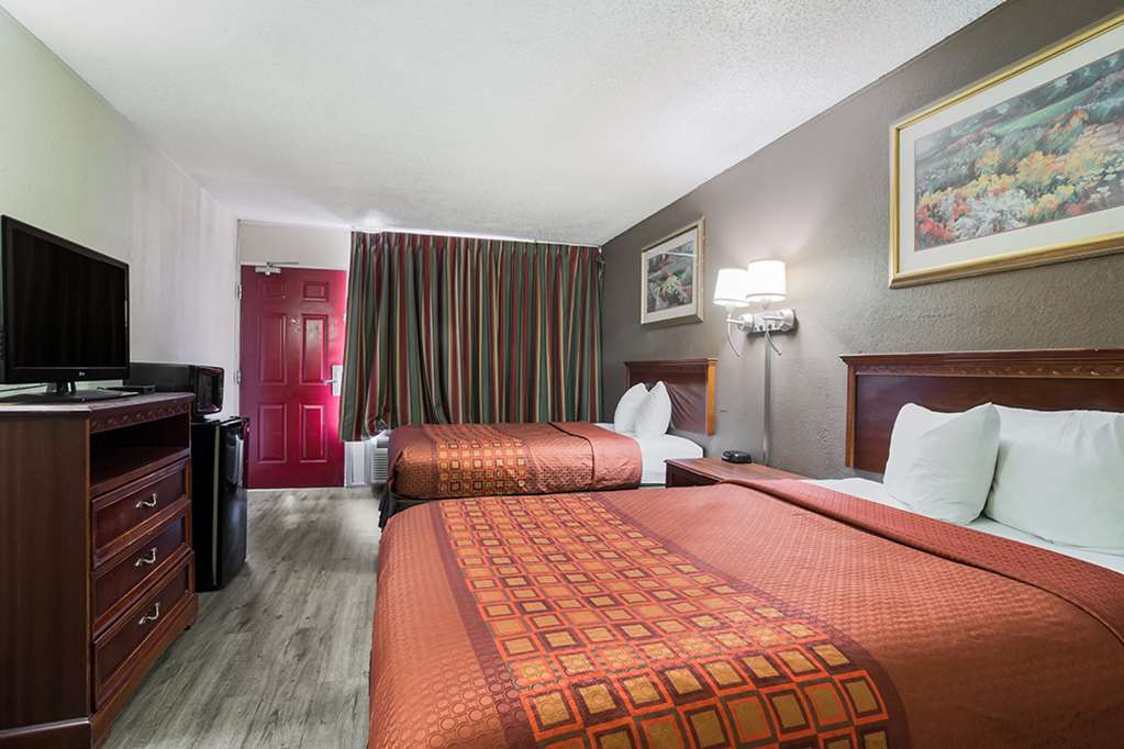Americas Best Value Inn Tulsa at I 44 - photo 28
