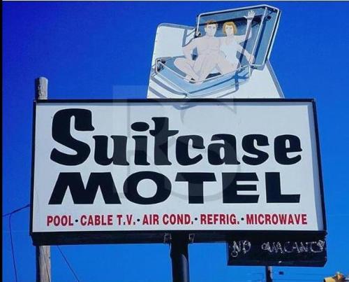Suitcase Motel & Travel - photo 14