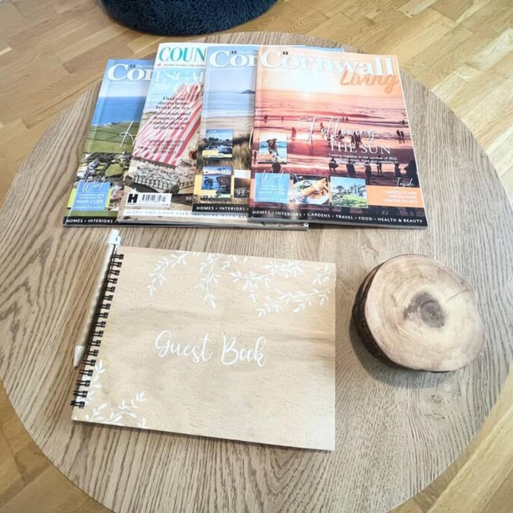 Newquay Beach Charm and Town Vibes with Parking — 4-Star Luxury Hotel in Newquay, United Kingdom