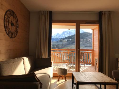Luxury 2 Bedroom Apartment with view of Mont Blanc — 4-Star Luxury Hotel in Combloux, France