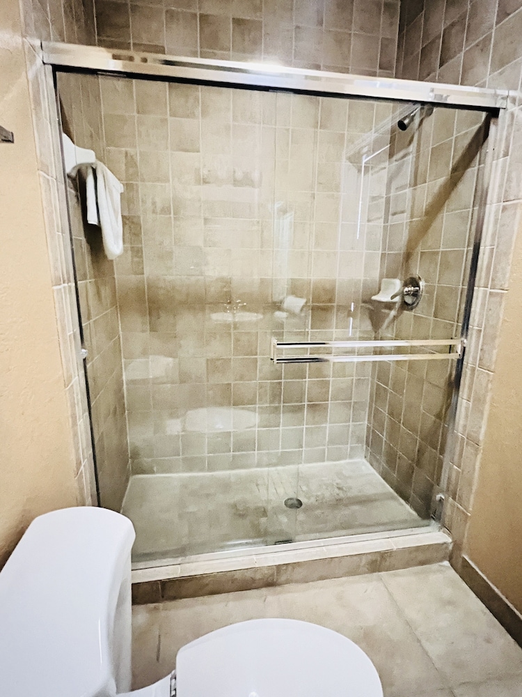 1361tt Unit 7401 Tuscana Resort 3 Bedroom Condo by RedAwning - photo 13