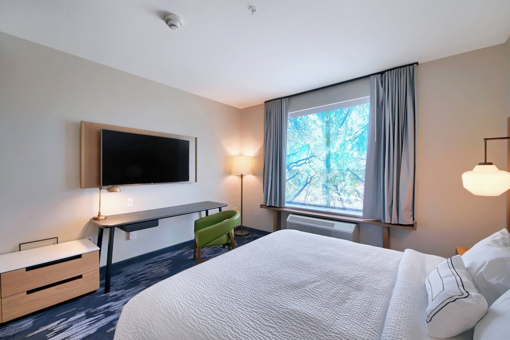 Fairfield Inn & Suites by Marriott Dallas Cedar Hill - photo 4