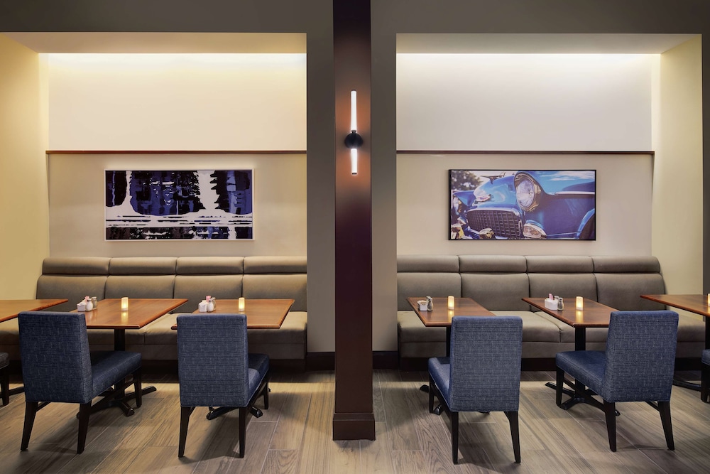 Embassy Suites by Hilton Detroit Troy Auburn Hills - photo 57