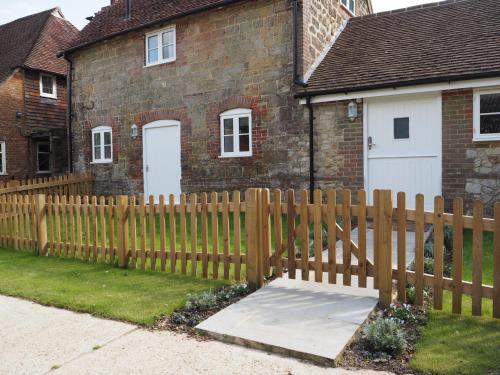 Old Stables — 4-Star Luxury Hotel in Pulborough, United Kingdom