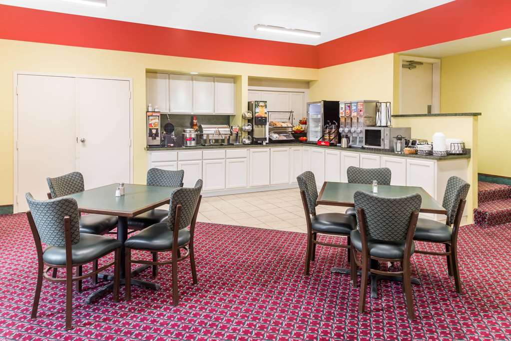 Ramada by Wyndham Vandalia - photo 23