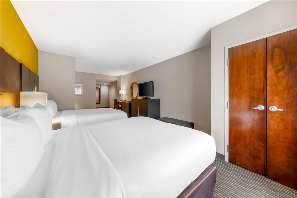 Comfort Suites Miami Airport North - photo 42