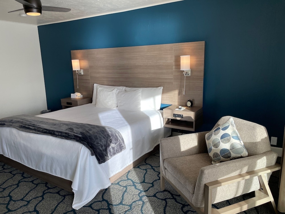 Crown Motel and Family Resort - photo 13