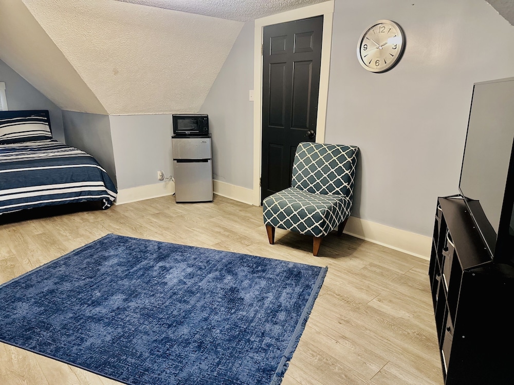 Speedway Legacy Inn - photo 17