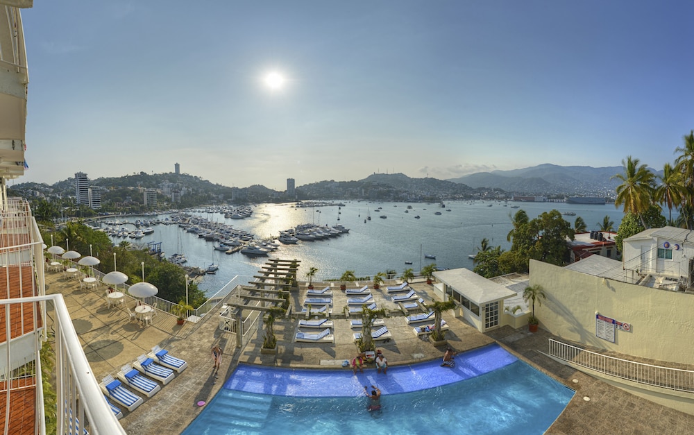 Rooftop pool