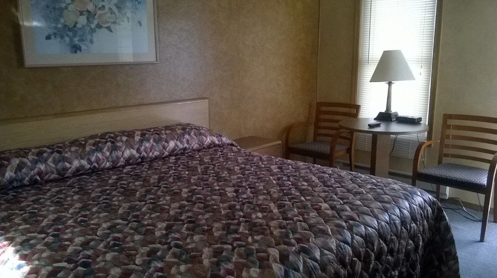 Sterling Motel - photo 9