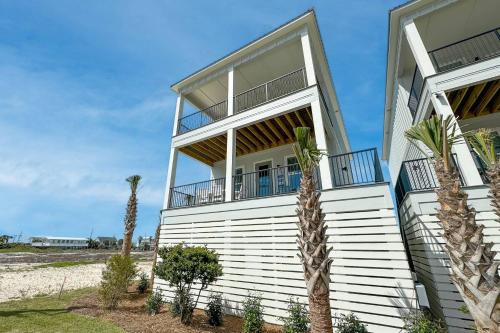 The Waves — Gulf Shores — photo 2