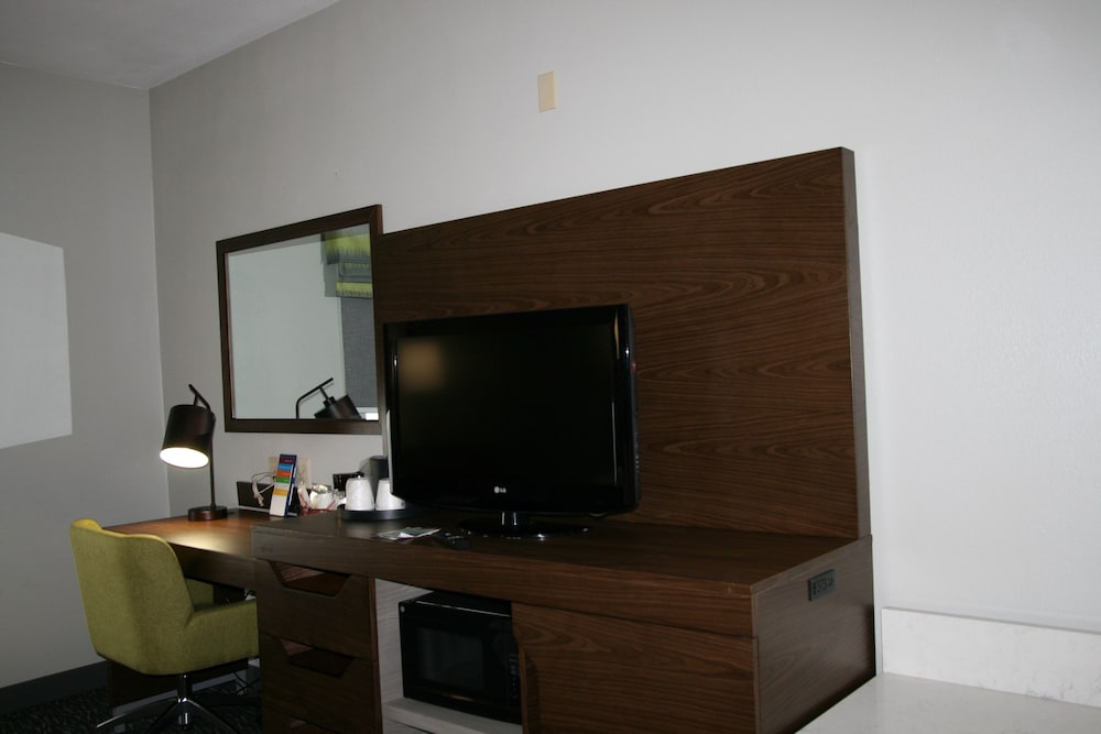 Hampton Inn Clarion - photo 9