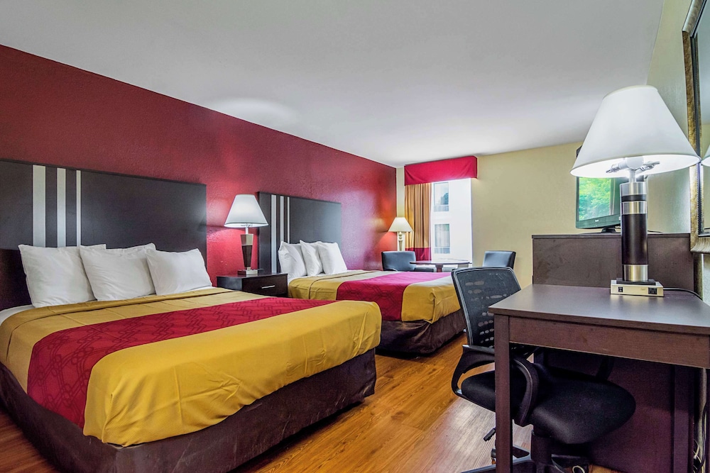 Econo Lodge Research Triangle Park - photo 18