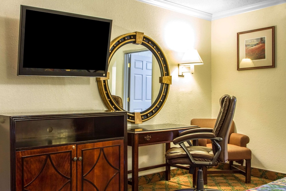Econo Lodge Fairfield - photo 8
