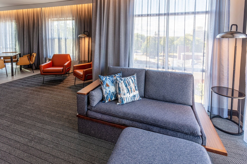 Courtyard by Marriott Rochester Downtown - photo 10