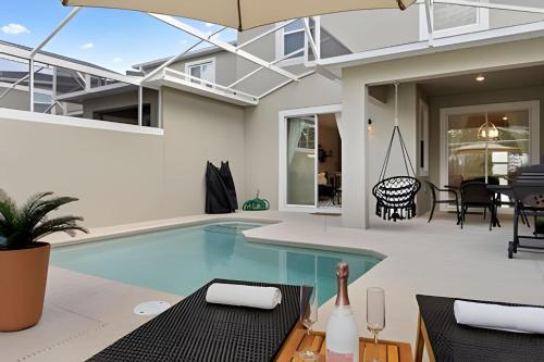 Champions Gate Pool Home near Disney — 4-Star Luxury Hotel in Kissimmee, United States