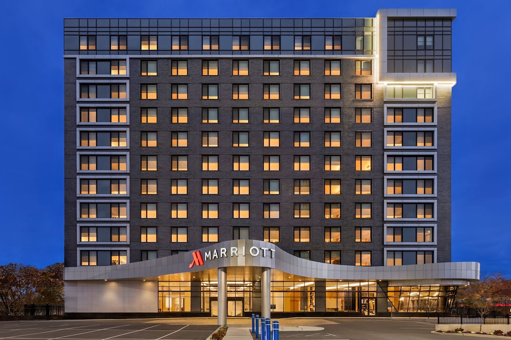 Marriott New York JFK Airport in Jamaica, United States