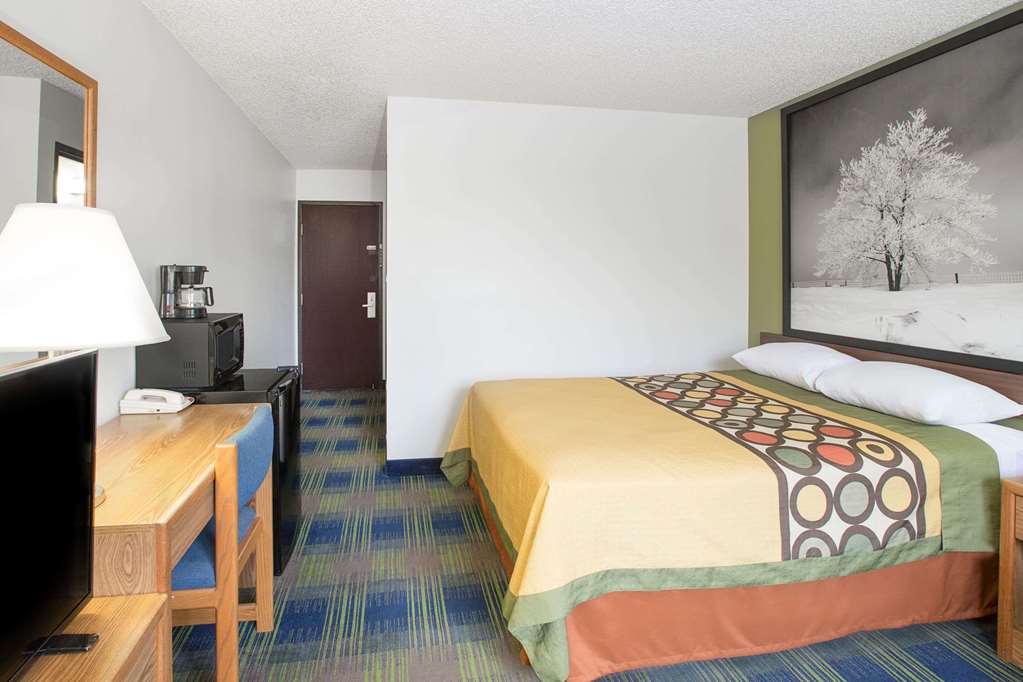 Super 8 by Wyndham Columbus - photo 11