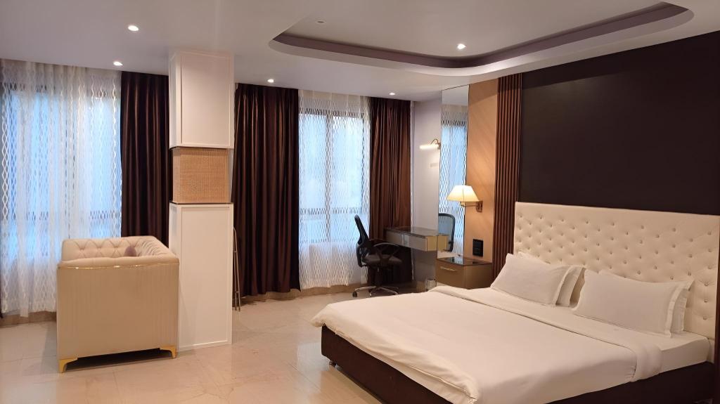 The Grand Hotel — hotel in Aizawl