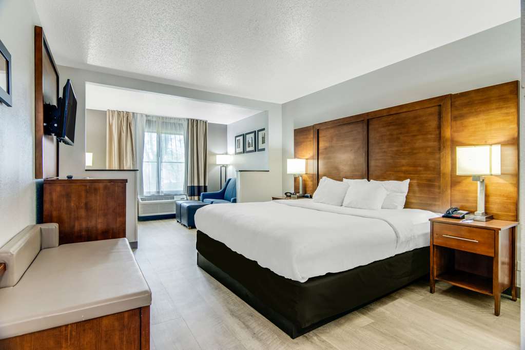 Comfort Suites near I 80 and I 94 - photo 25